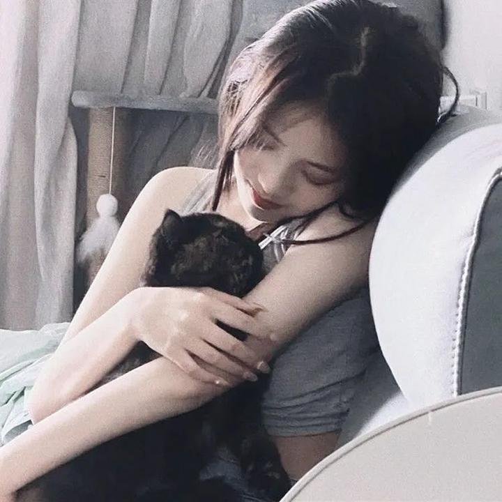 沉默一瞬